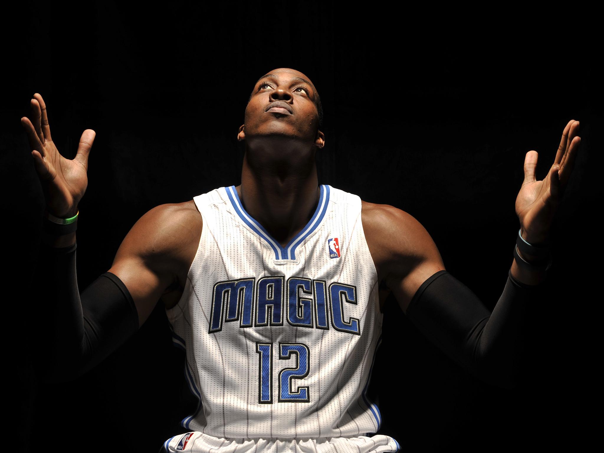 上一次对阵安哥拉：梅西斯卡洛尼替补登场，阿亚拉百场（上次交手安哥拉：梅西、斯卡洛尼替补出场，阿亚拉完成百场）