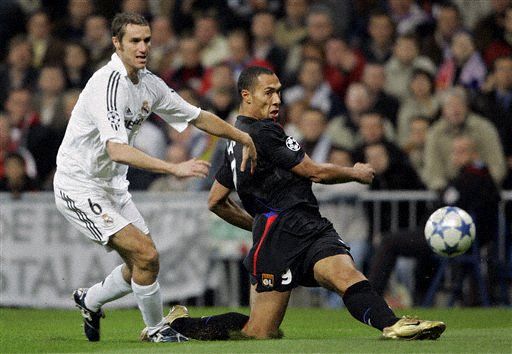 武汉三镇官宣：30岁前国脚合同到期离队，接近加盟中超第8（武汉三镇官宣：30岁前国脚合同期满离队，或将加盟中超第8名球队）