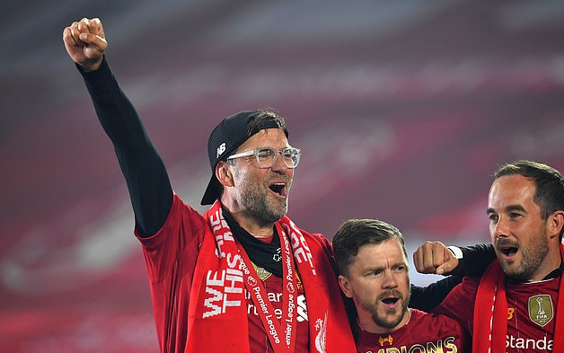 尤文官方：鲁加尼右腿比目鱼肌轻度损伤；据悉至少缺阵20天