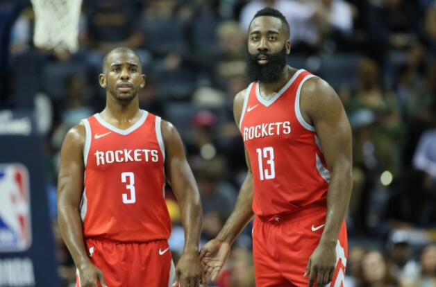 双引擎发力4-1大胜狼队，曼联升至第6：阿莫林终于是露出笑容（双核齐开火，曼联4-1击退狼队升至第6，阿莫林终于露笑）