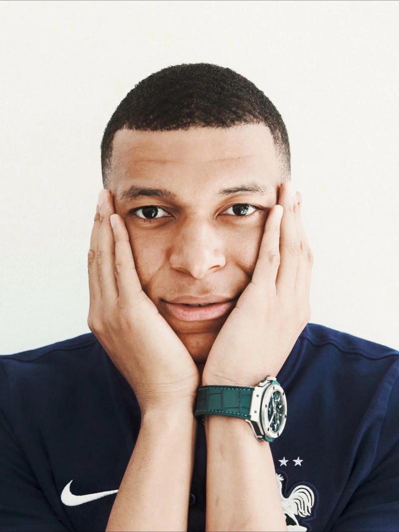 欧冠比赛战术分析：尤文图斯防守策略,（欧冠战术解读：尤文图斯的防守体系）