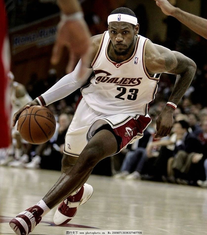 班凯罗复出首战发挥不佳，全场仅得9分，命中率为37.5%（复出首秀低迷：班凯罗仅9分，命中率37.5%）