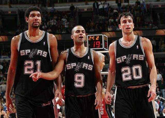 0-2不敌博洛尼亚，那不勒斯已经连续三场比赛被零封（0-2负于博洛尼亚，那不勒斯遭遇三连场零进球）