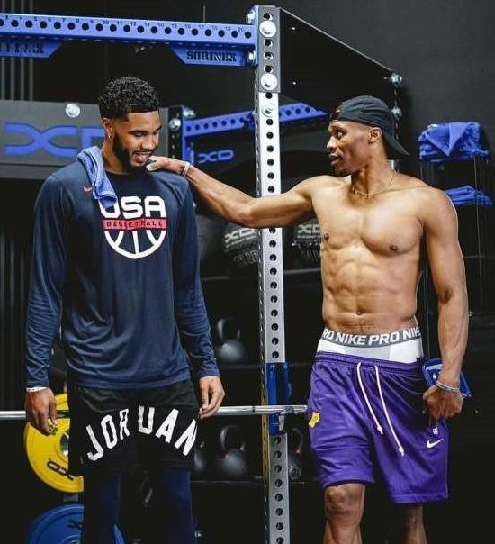 切尔西官方抖音发布雅克松诗朗诵： 尼古拉斯-夹克森（切尔西官抖发布雅克松诗朗诵视频：尼古拉斯＂夹克森＂出镜）