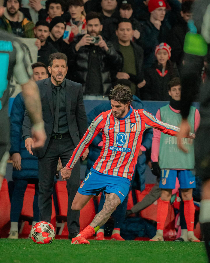 佩德里时隔1各月再为巴萨登场，送出28次传球，3次过人成功